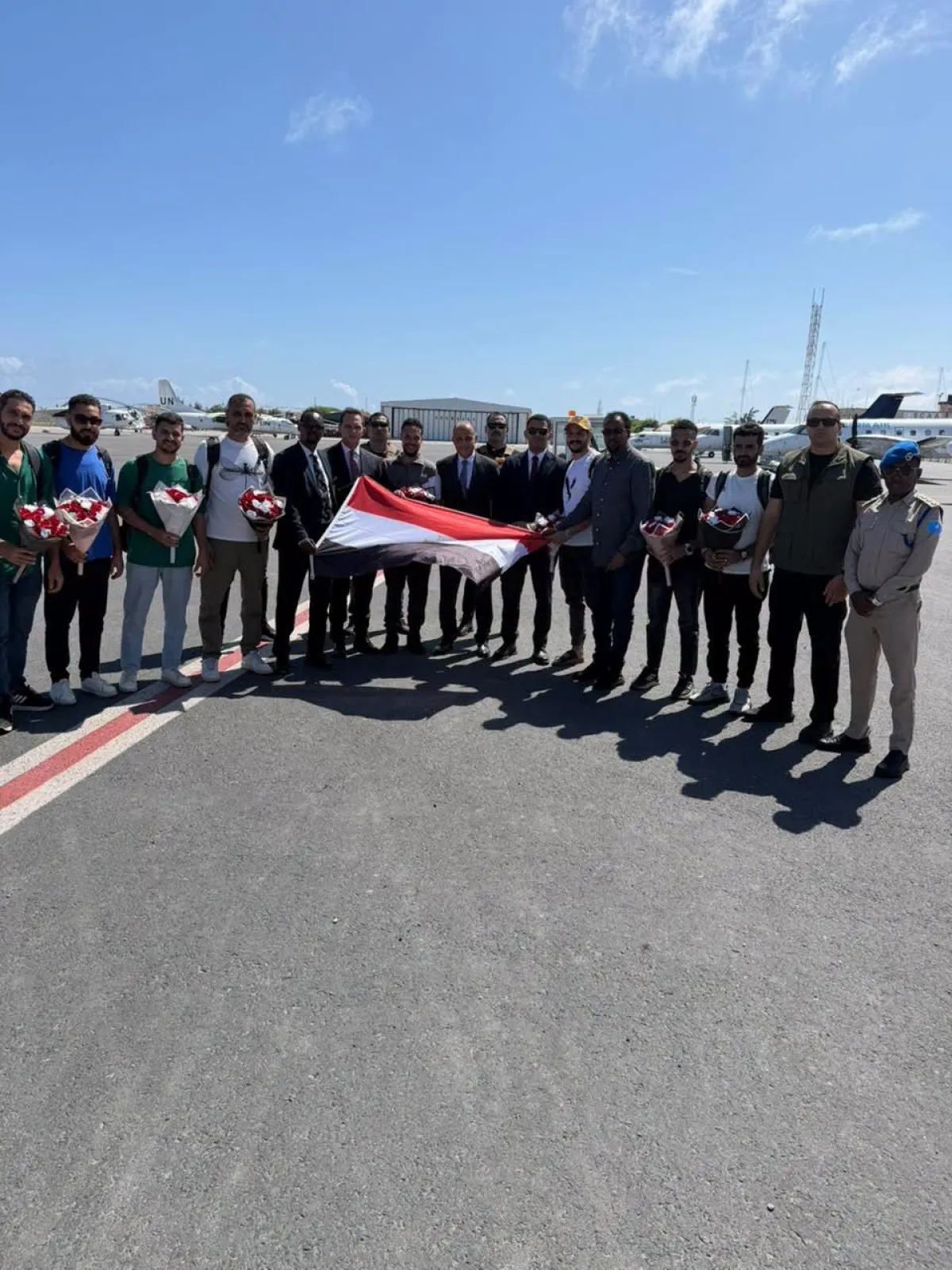 البحارة المصريون يصلون إلى مقديشو تمهيدا للعودة